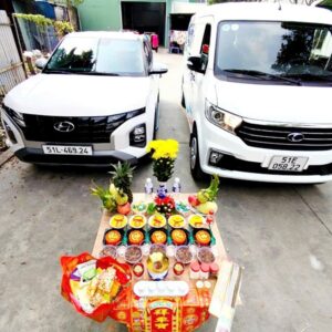 Mâm cúng xe mới